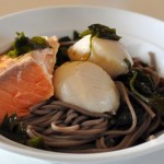 Buckwheat noodle with fresh salmon & scallop 