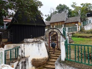 2- to Tombs of mothers and relatives of monarch